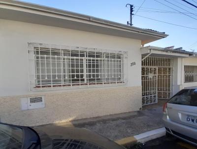 Casa para Venda, em Bragança Paulista, bairro Centro, 3 dormitórios, 2 banheiros, 1 vaga
